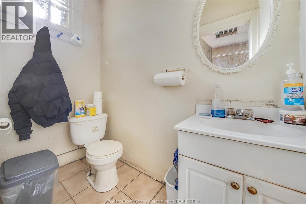 4027 Sandwich Street, Windsor, ON