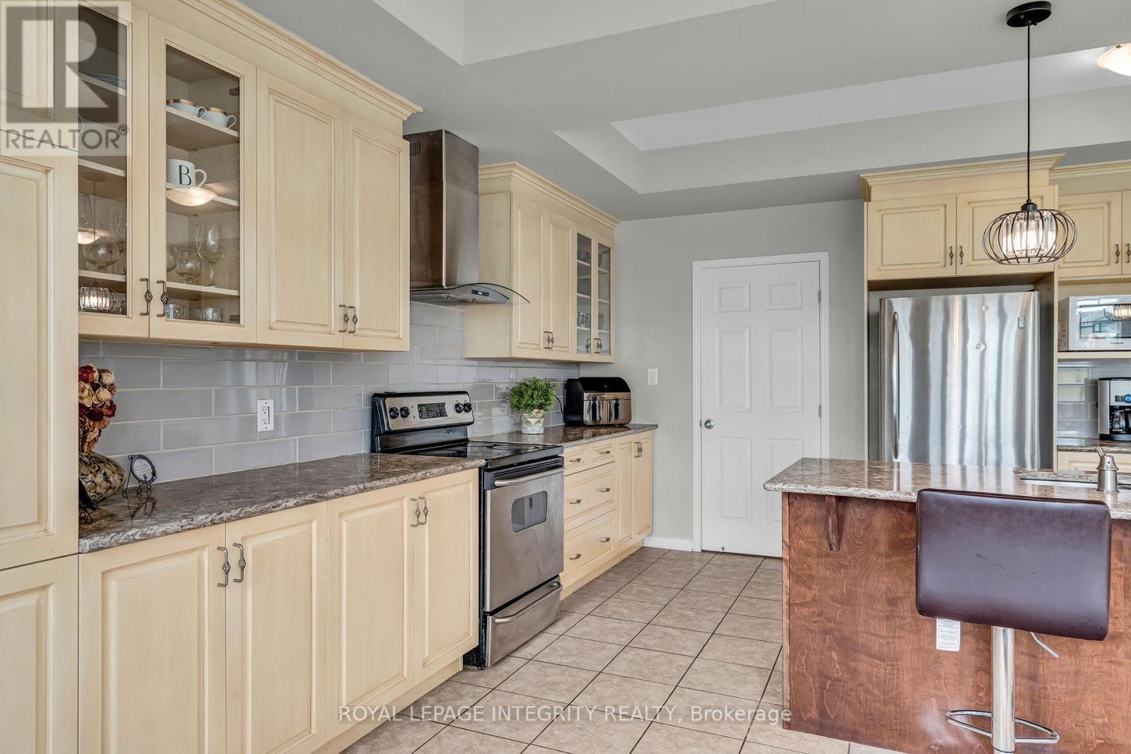 367 Andalusian Crescent, Ottawa, ON - Indoor Photo Showing Kitchen