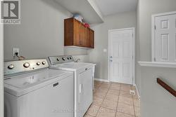 Laundry room - Main floor -