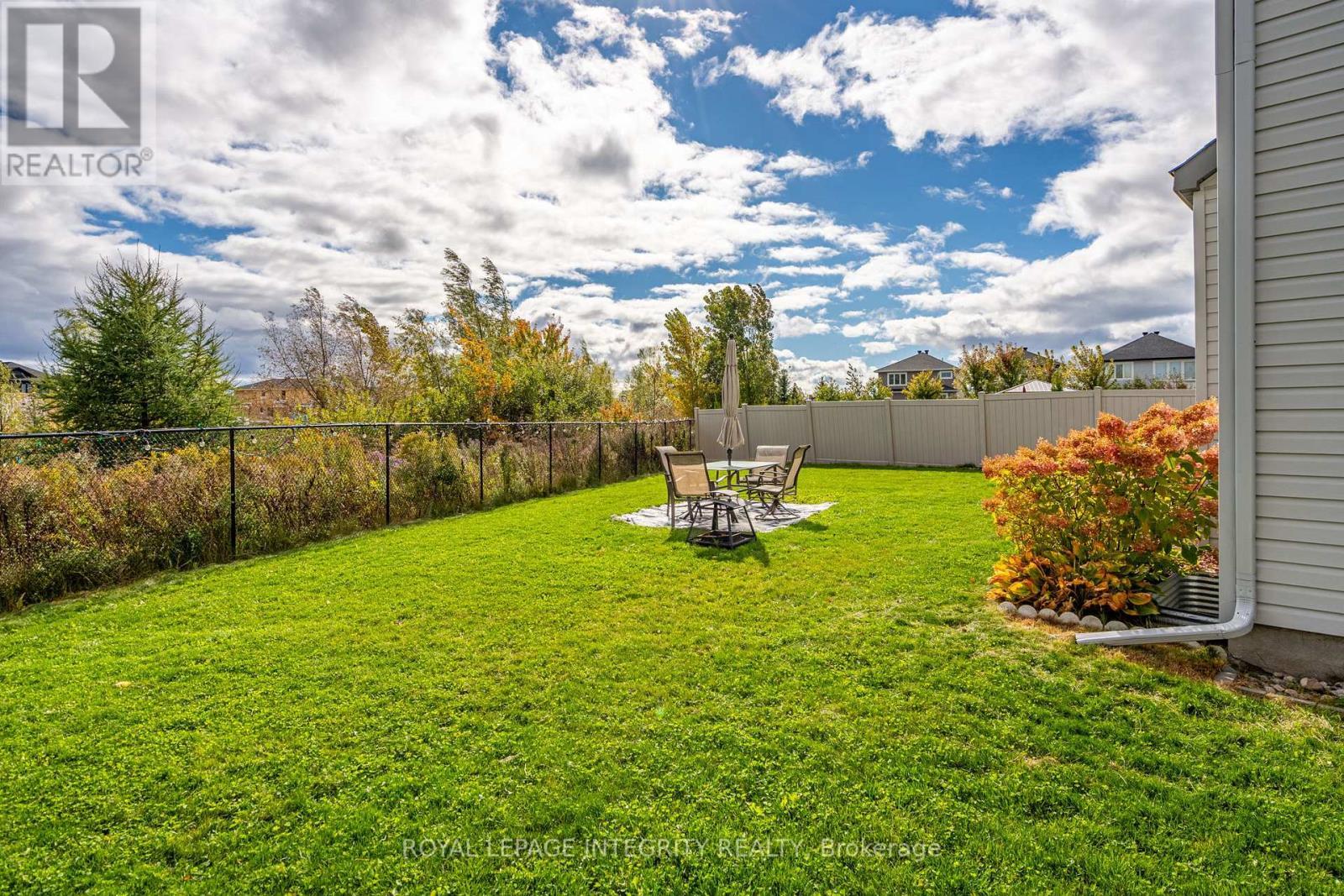 Backyard with No rear Neighbours - 367 Andalusian Crescent, Ottawa, ON - Outdoor