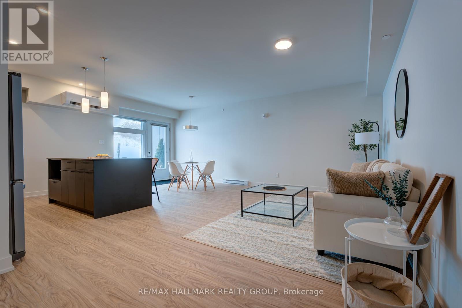 205-70 Vieux-Silo Road, Ottawa, ON - Indoor Photo Showing Other Room