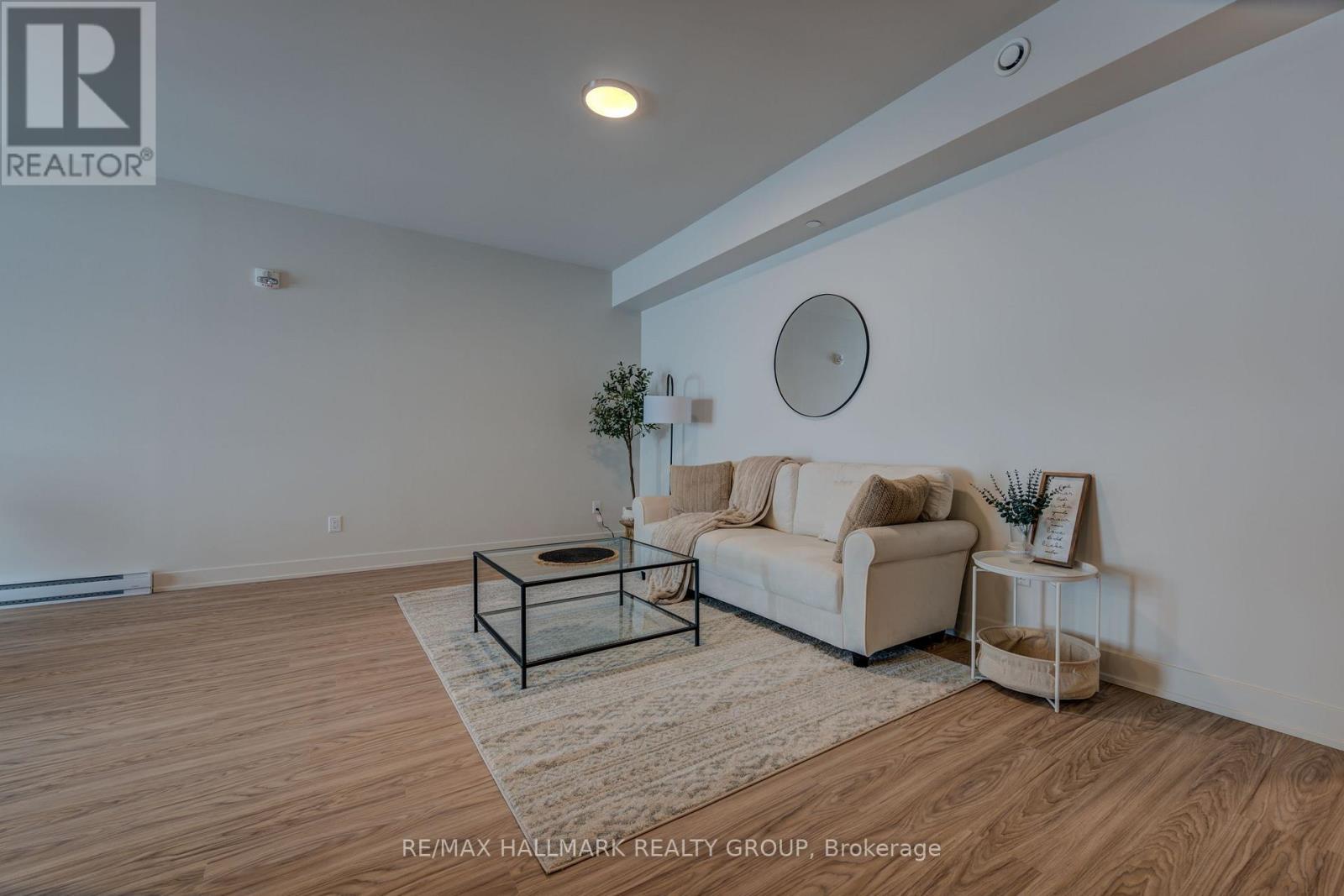 205-70 Vieux-Silo Road, Ottawa, ON - Indoor