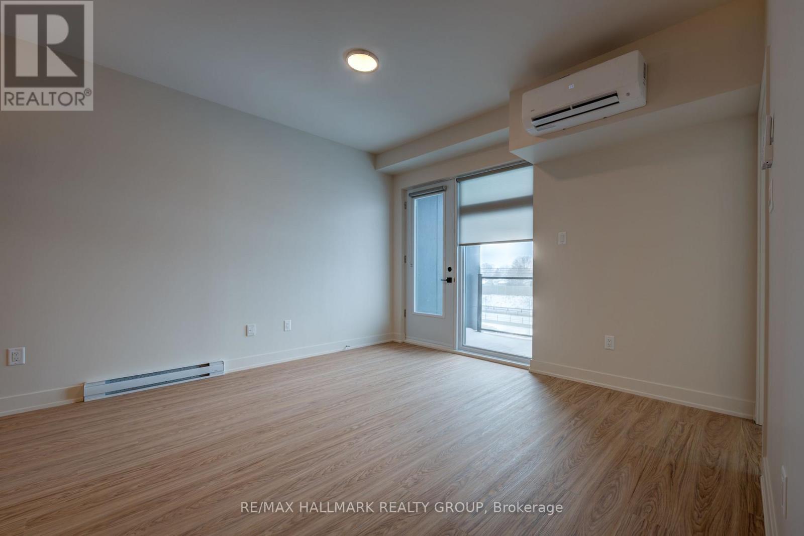 205-70 Vieux-Silo Road, Ottawa, ON - Indoor Photo Showing Other Room