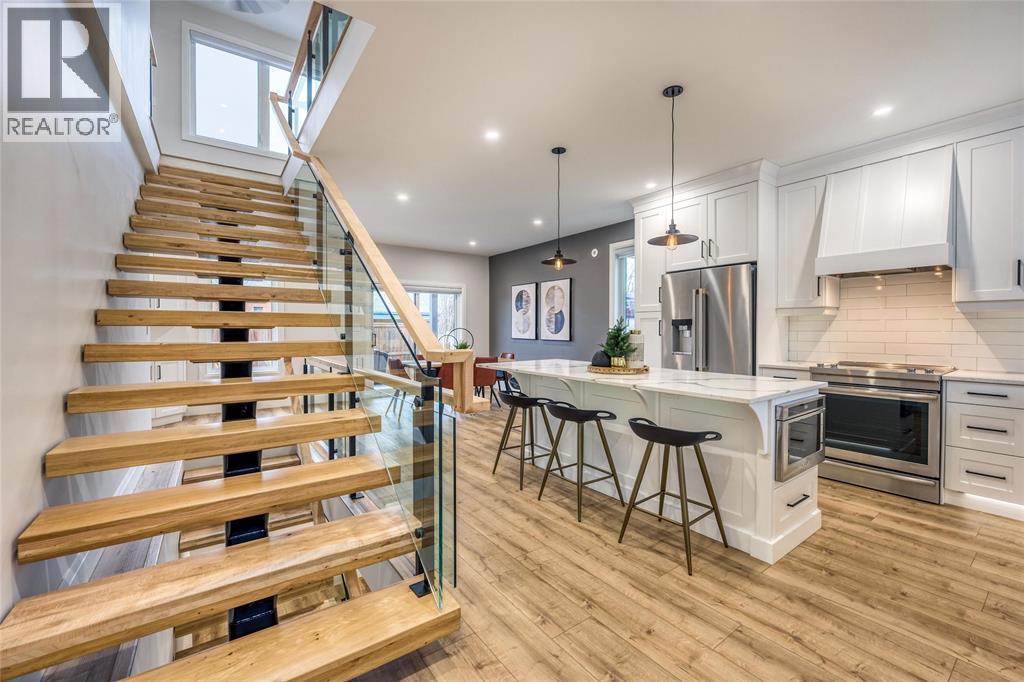 198 Bright Street, Sarnia, ON - Indoor Photo Showing Kitchen With Upgraded Kitchen