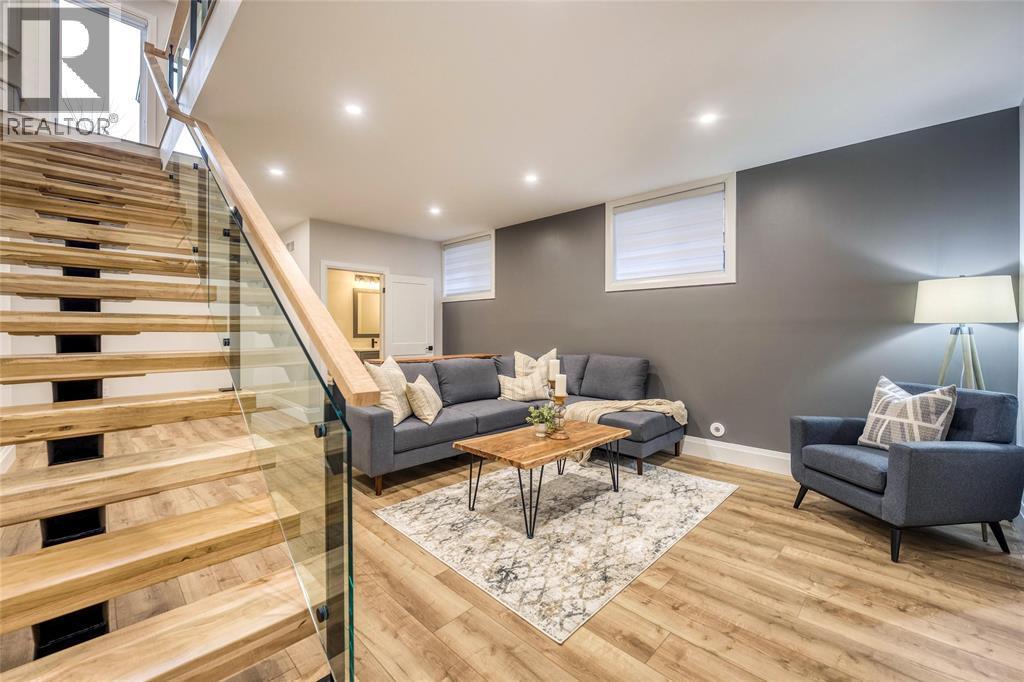 198 Bright Street, Sarnia, ON - Indoor Photo Showing Other Room