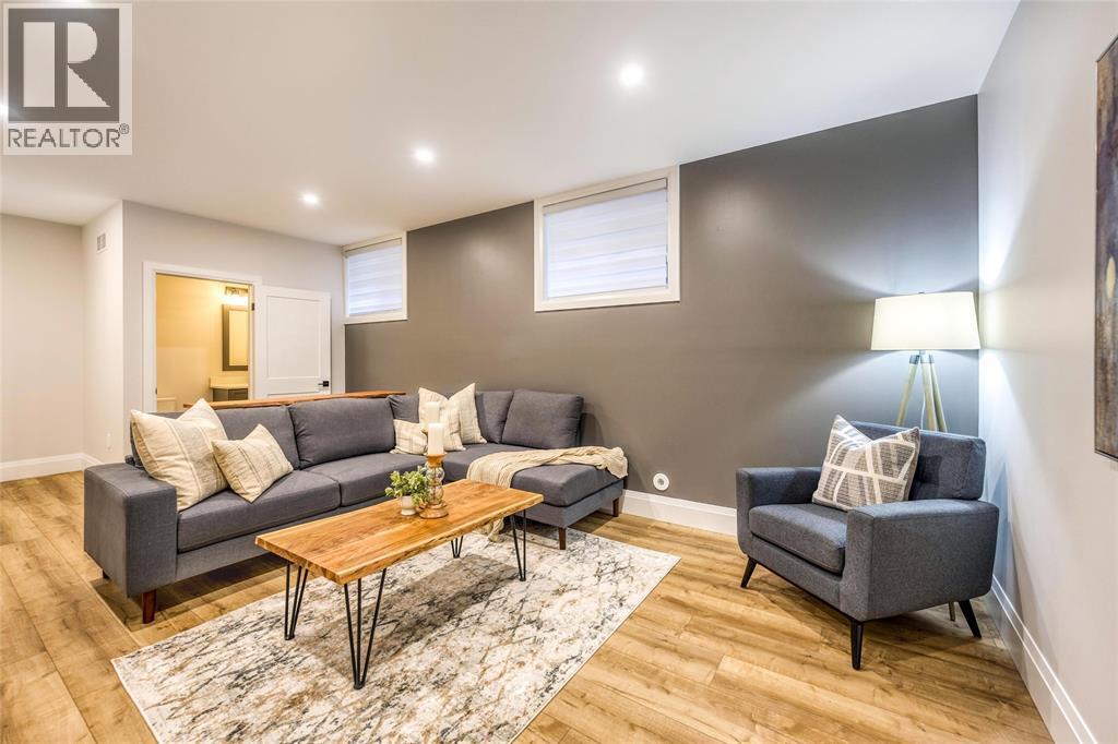 198 Bright Street, Sarnia, ON - Indoor