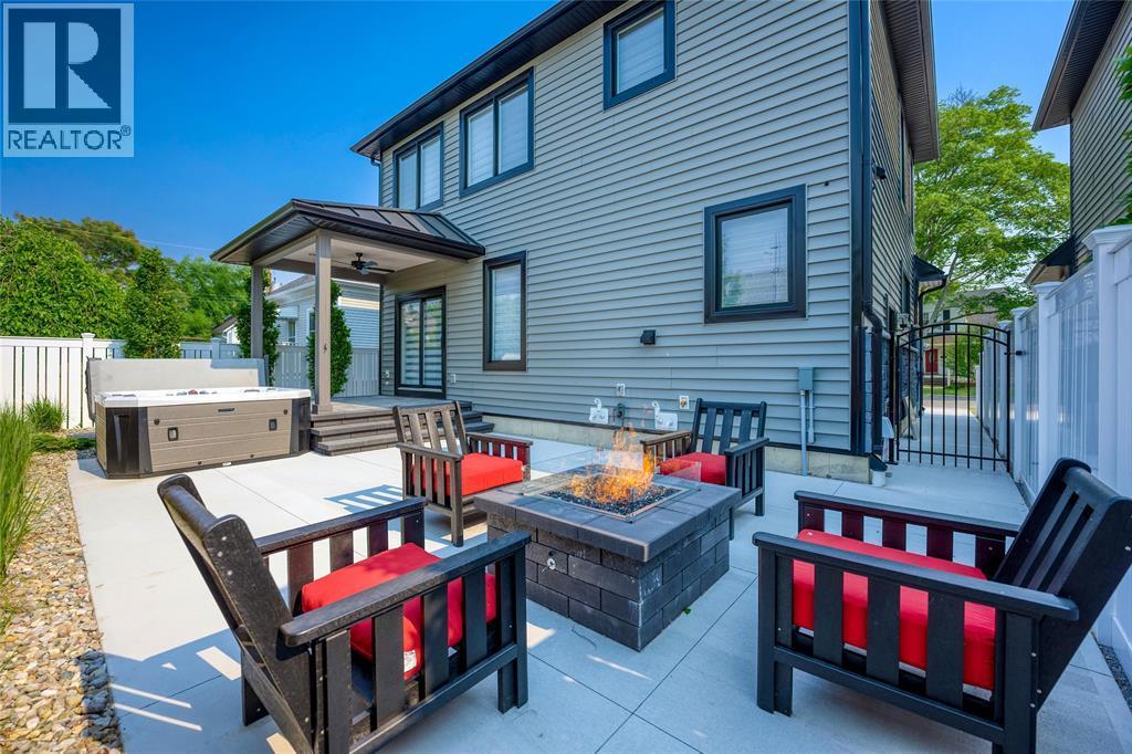 198 Bright Street, Sarnia, ON - Outdoor With Deck Patio Veranda With Exterior