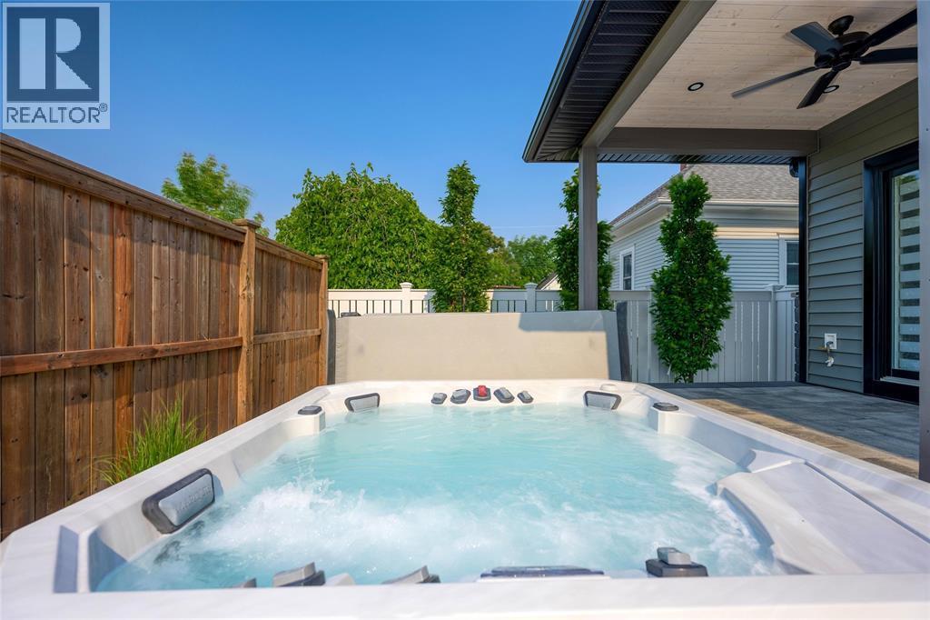 198 Bright Street, Sarnia, ON - Outdoor With Exterior