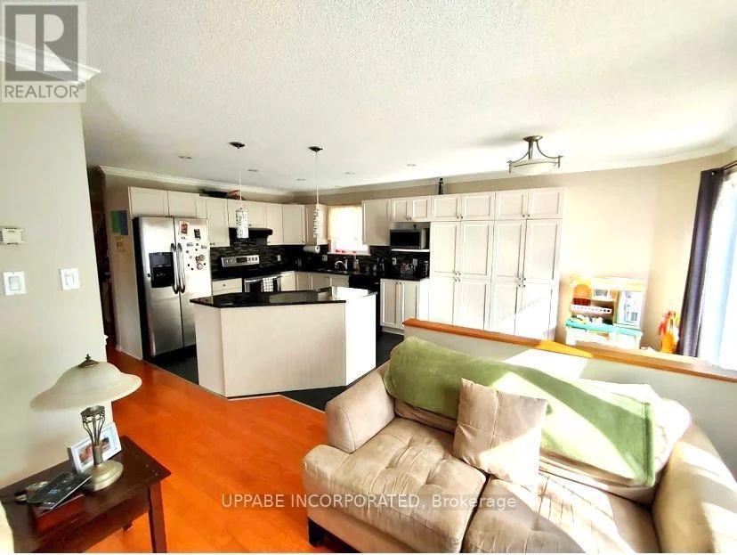 1148 Meadowcroft Crescent, Ottawa, ON - Indoor