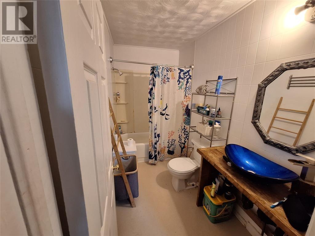 125 Main Street, Port Saunders, NL - Indoor Photo Showing Bathroom