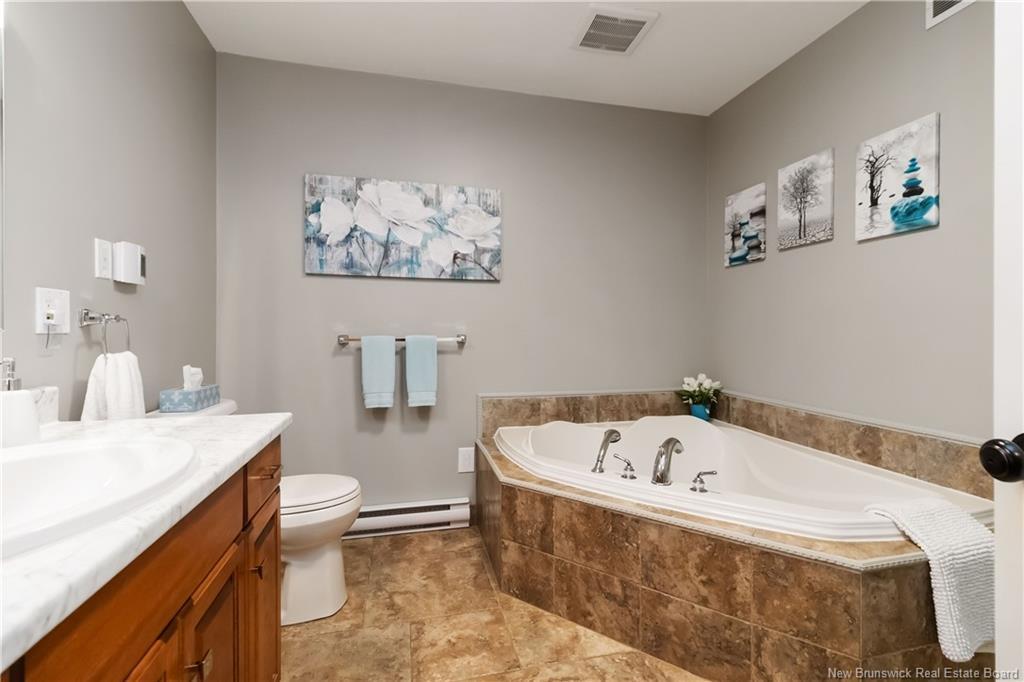 125 Oak Ridge Dr, Moncton, NB