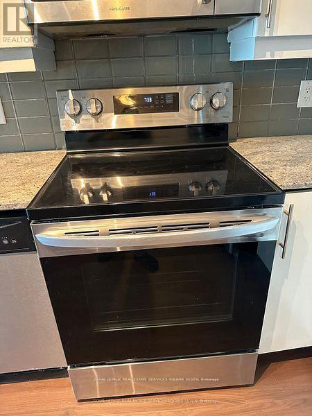 3013 - 33 Bay Street, Toronto, ON - Indoor Photo Showing Kitchen