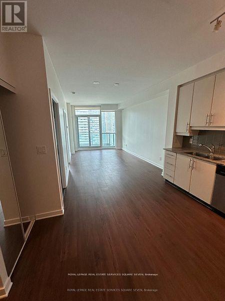 3013 - 33 Bay Street, Toronto, ON - Indoor