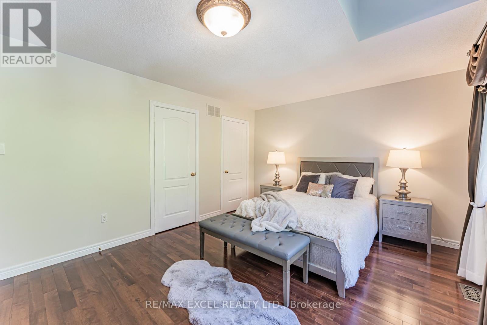 65 Falling River Drive, Richmond Hill, ON - Indoor Photo Showing Bedroom