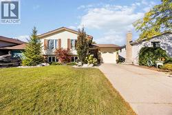 392 BRADFORD DRIVE Sarnia, ON N7S 5Z2