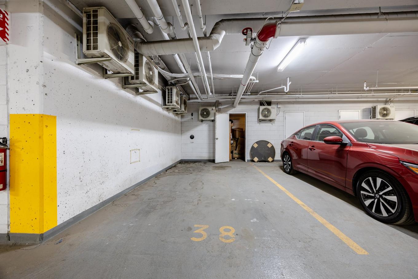 Stationnement - 916-190 Rue Murray, Montréal (Le Sud-Ouest), QC - Indoor Photo Showing Garage