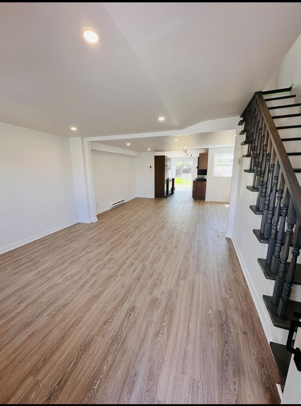 Salon - 133 Rue Ellice, Salaberry-De-Valleyfield, QC - Indoor Photo Showing Other Room