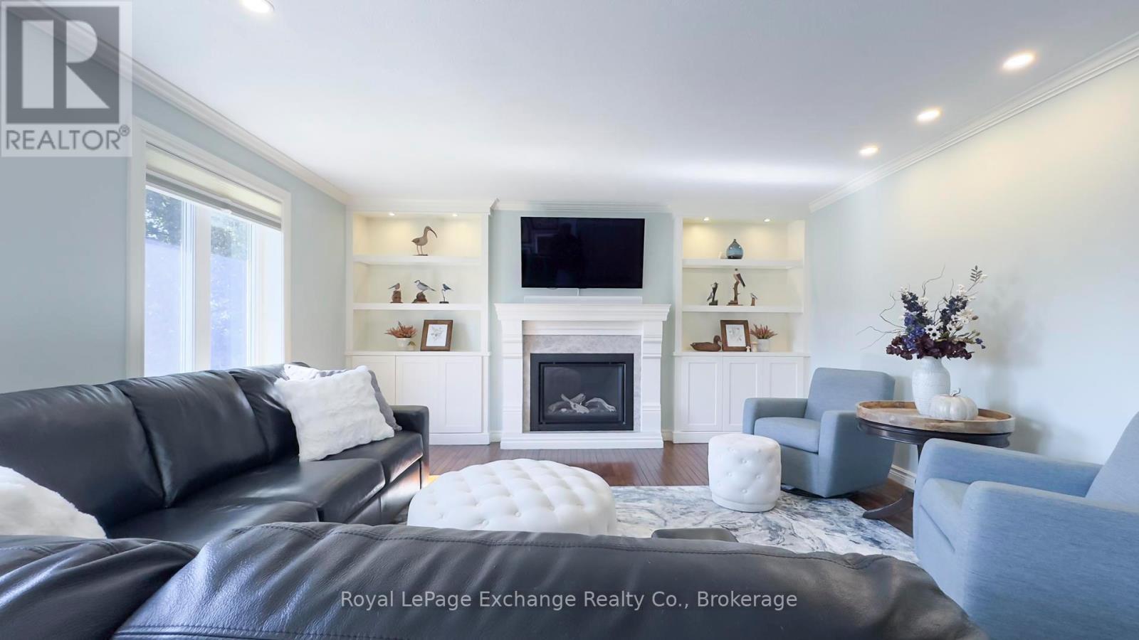 723 Goldie Crescent, Kincardine, ON - Indoor Photo Showing Living Room With Fireplace