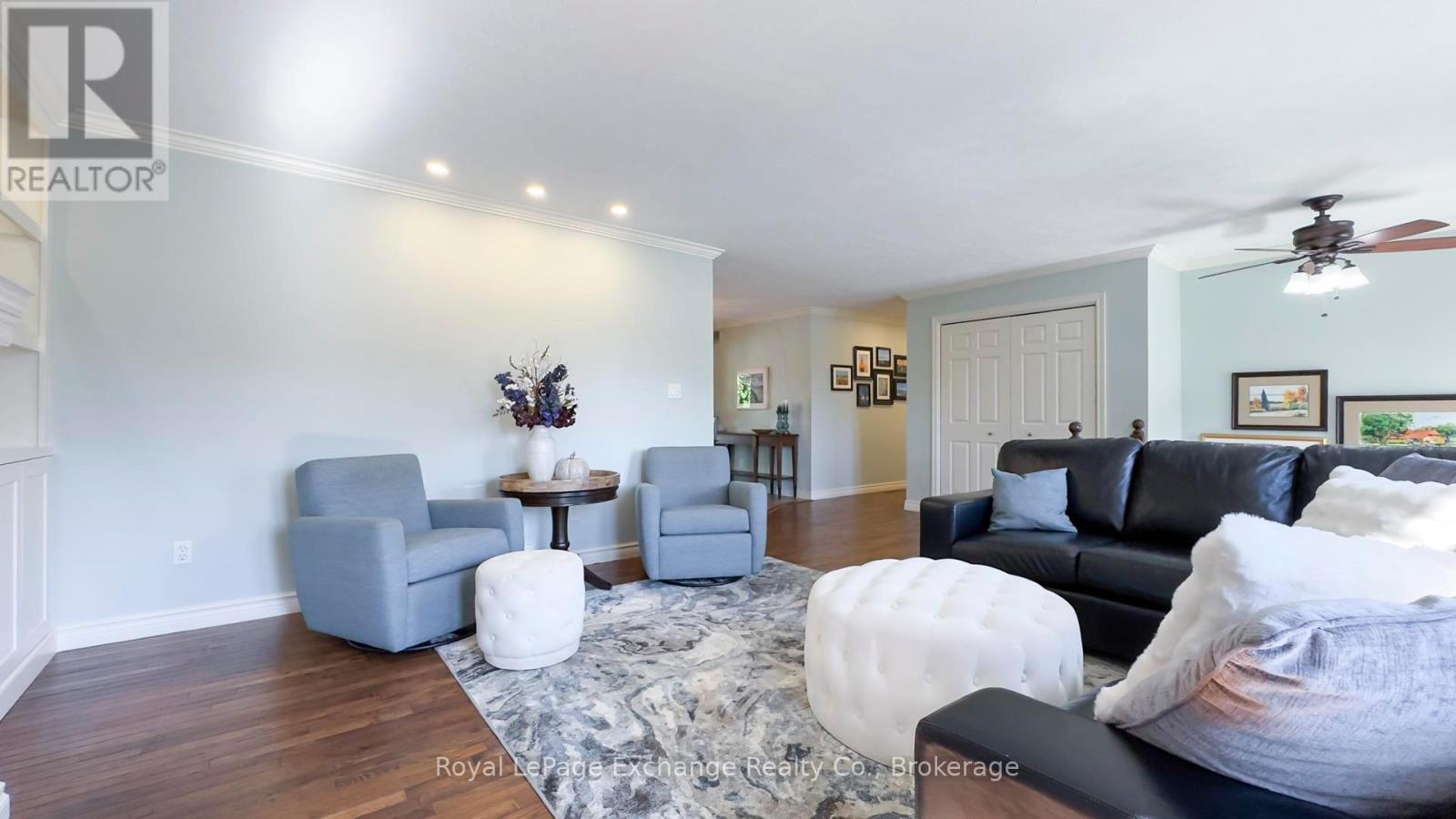 723 Goldie Crescent, Kincardine, ON - Indoor Photo Showing Living Room With Fireplace