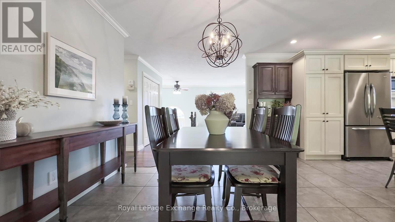 723 Goldie Crescent, Kincardine, ON - Indoor Photo Showing Dining Room