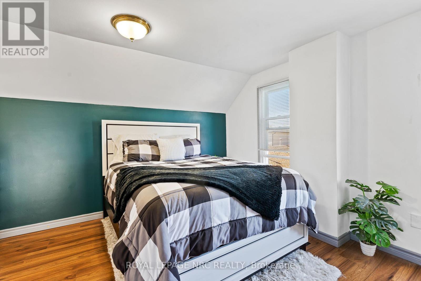 632 Steele Street, Port Colborne (Main Street), ON - Indoor Photo Showing Bedroom