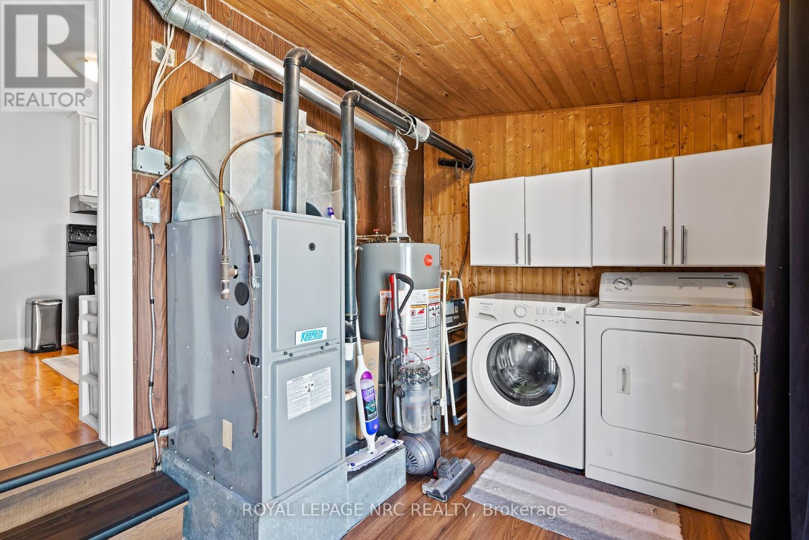 632 Steele Street, Port Colborne (Main Street), ON - Indoor Photo Showing Laundry Room