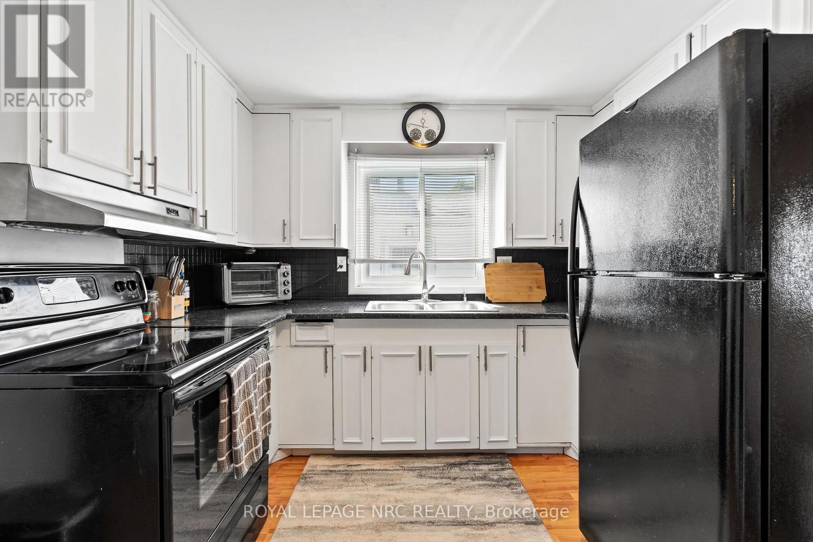 632 Steele Street, Port Colborne (Main Street), ON - Indoor Photo Showing Kitchen