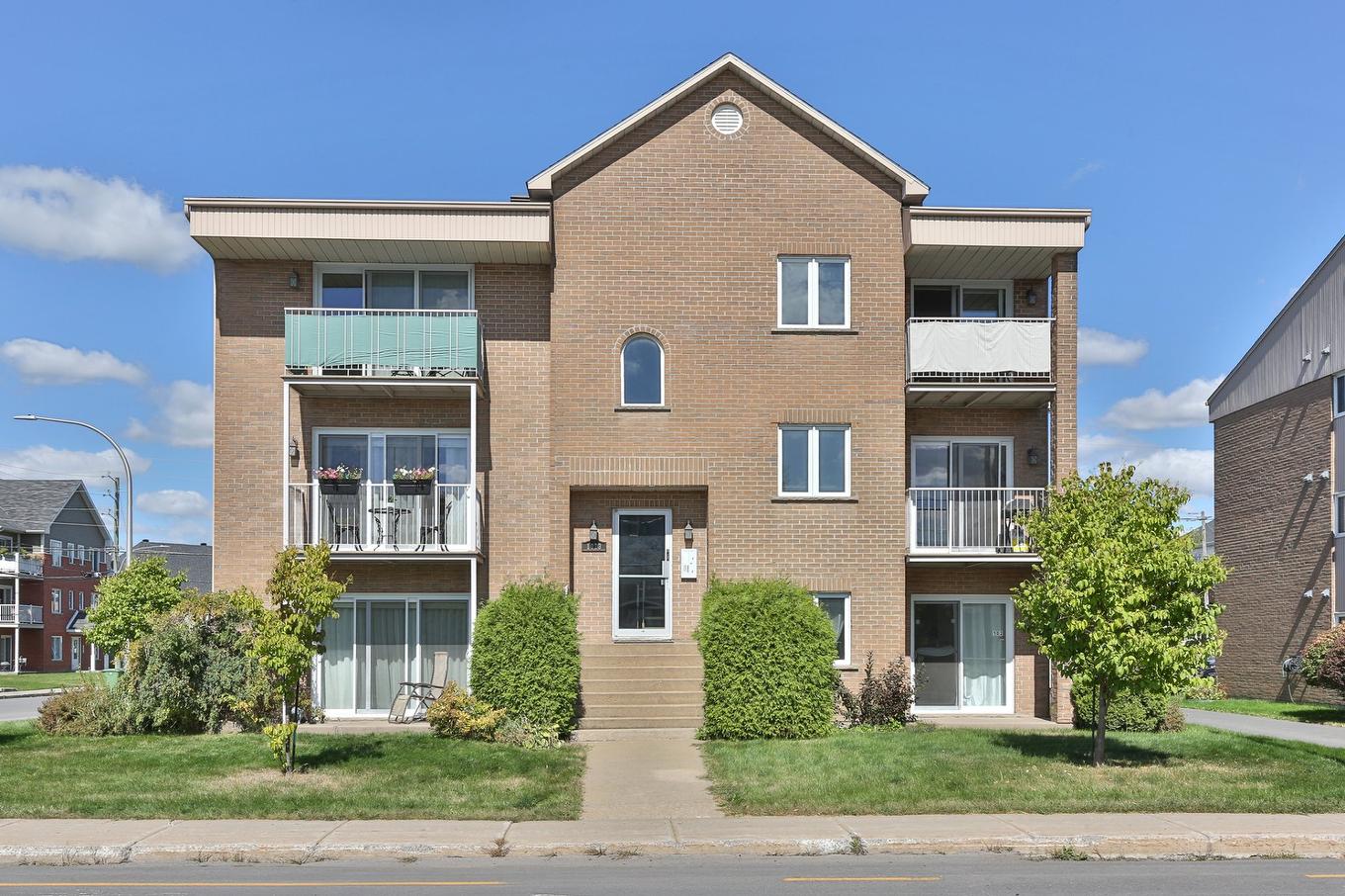 Façade - 302-1023 Rue St-Jacques, Saint-Jean-Sur-Richelieu, QC - Outdoor With Facade