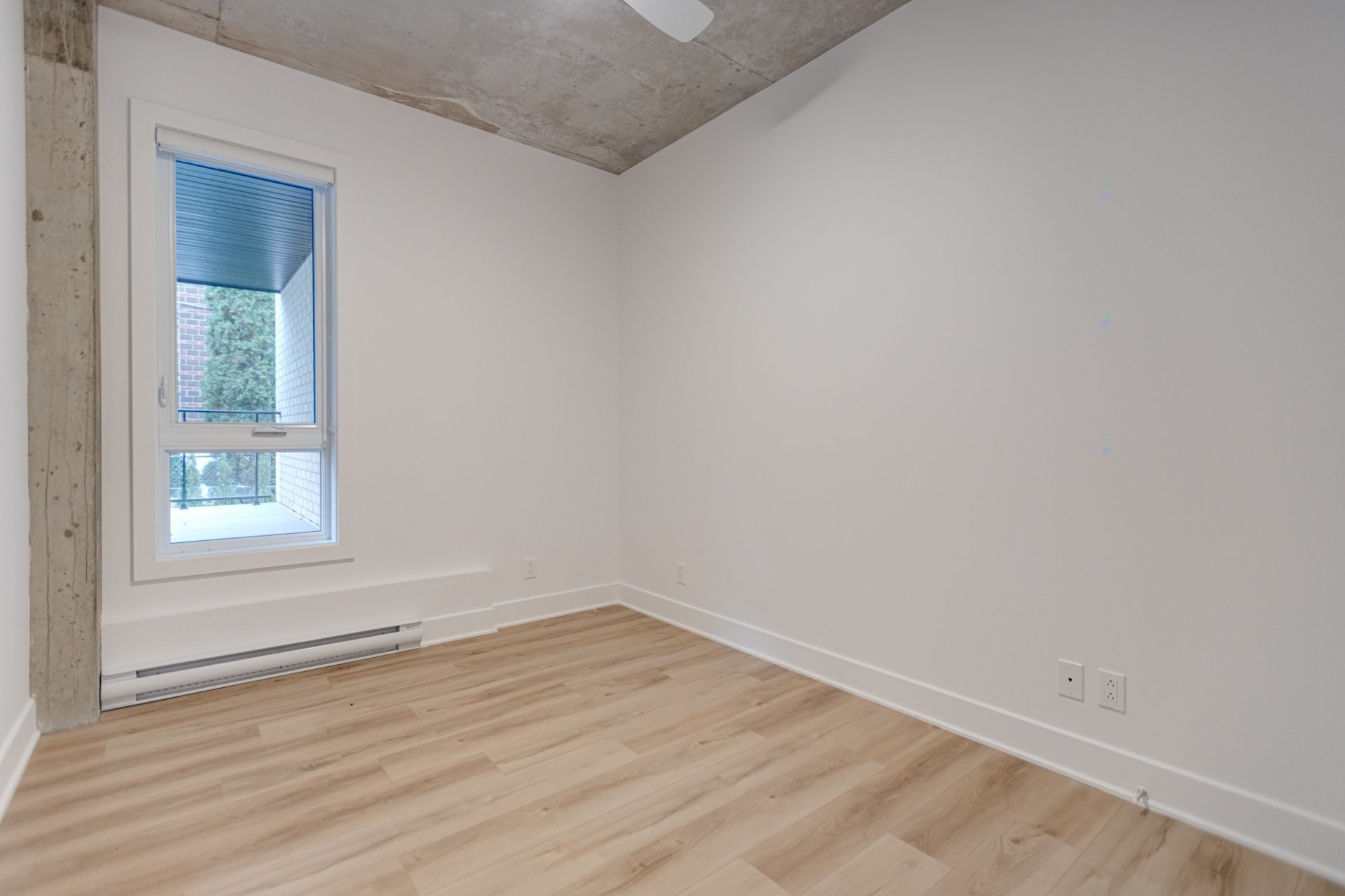 Chambre à coucher - 104-8945 Boul. Viau, Montréal (Saint-Léonard), QC - Indoor Photo Showing Other Room