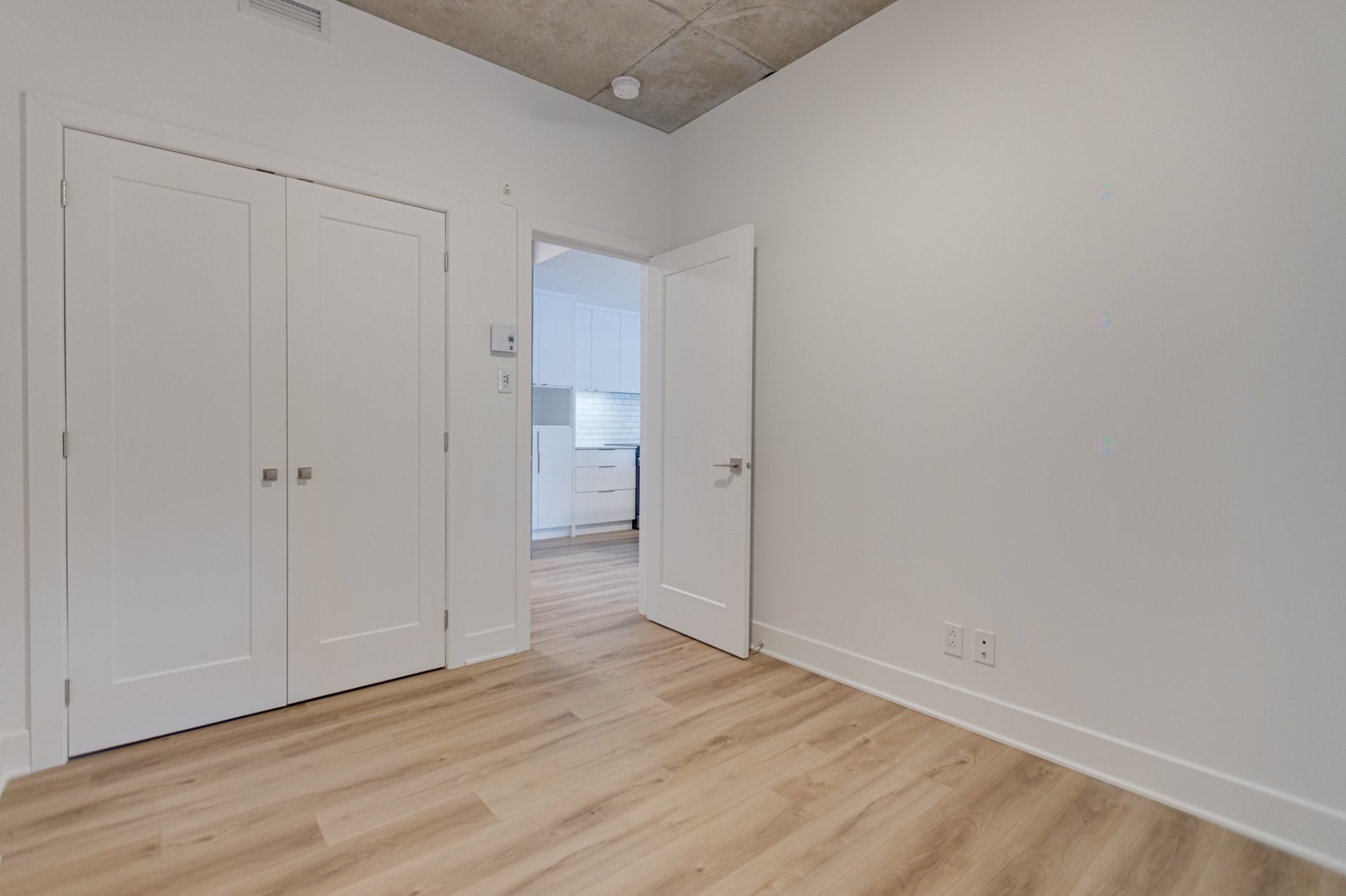 Chambre à coucher - 104-8945 Boul. Viau, Montréal (Saint-Léonard), QC - Indoor Photo Showing Other Room