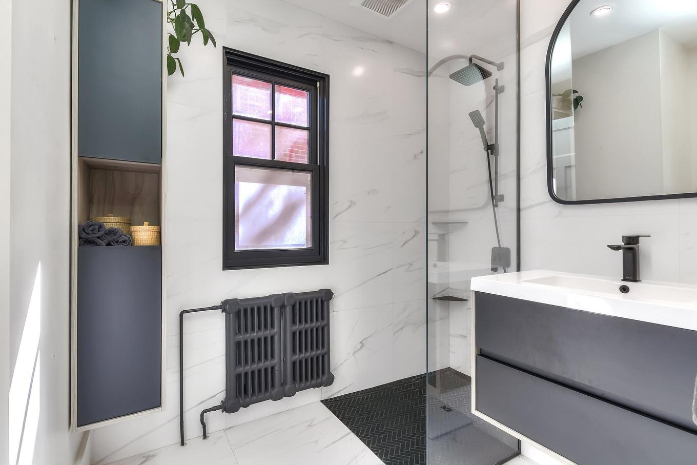 Salle de bains - 4367 Av. De Mayfair, Montréal (Côte-Des-Neiges/Notre-Dame-De-Grâce), QC - Indoor Photo Showing Bathroom