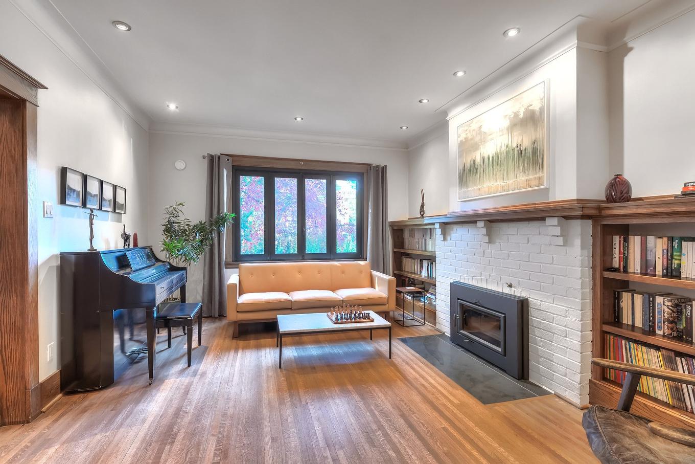 Salon - 4367 Av. De Mayfair, Montréal (Côte-Des-Neiges/Notre-Dame-De-Grâce), QC - Indoor Photo Showing Living Room With Fireplace