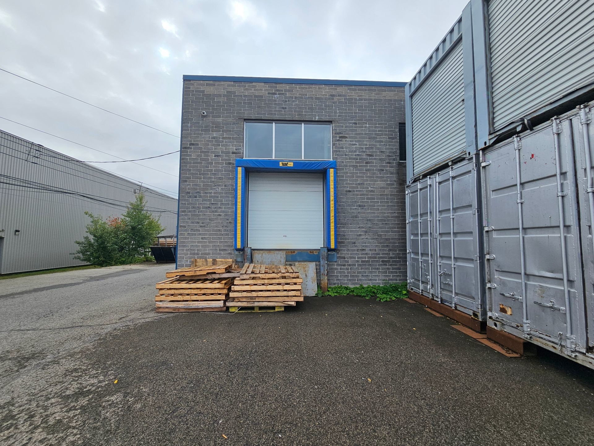 Expédition (porte/quai) - 100-2315 Boul. Des Entreprises, Terrebonne (Terrebonne), QC - Outdoor With Exterior