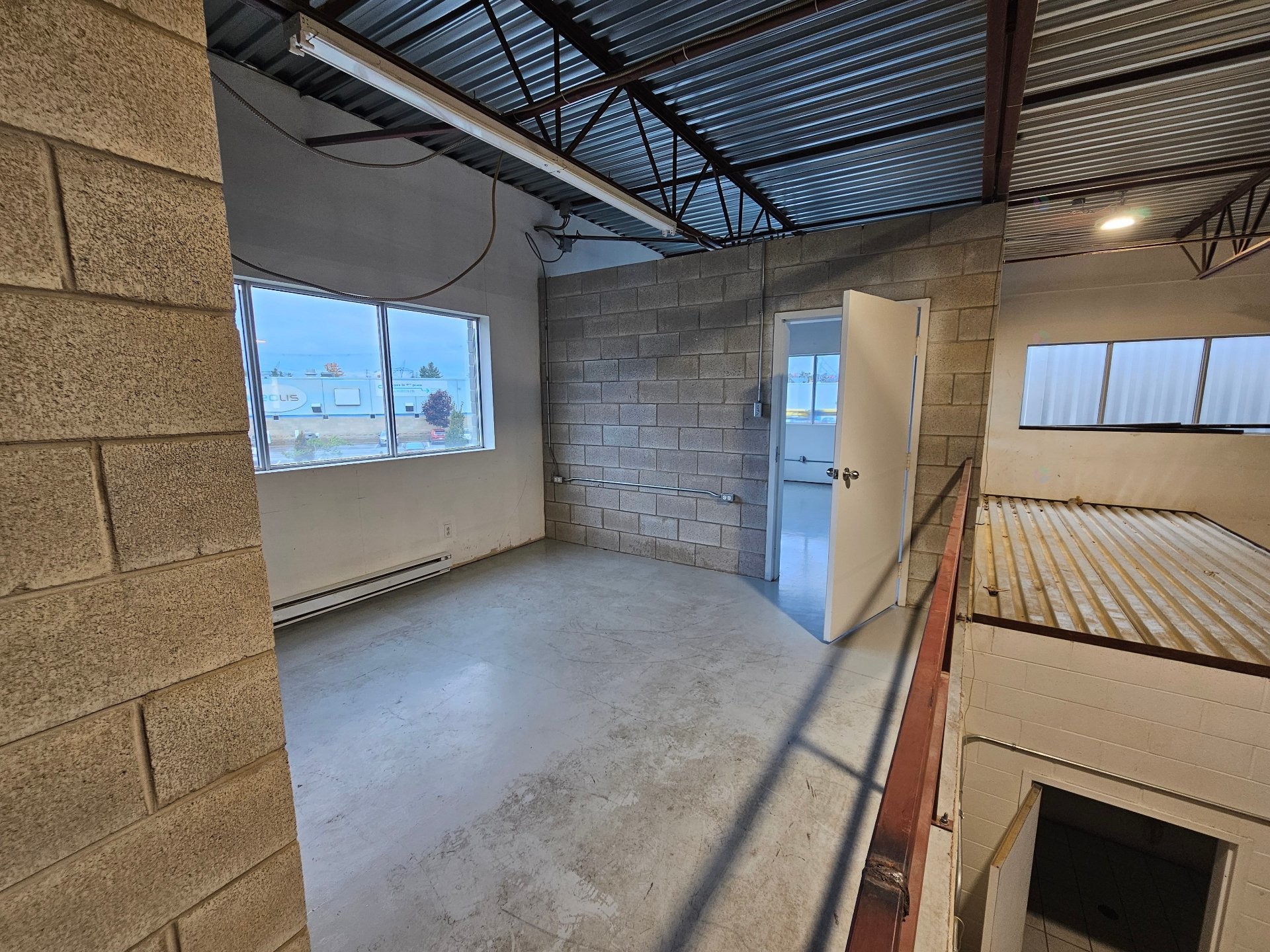 Bureau - 100-2315 Boul. Des Entreprises, Terrebonne (Terrebonne), QC - Indoor