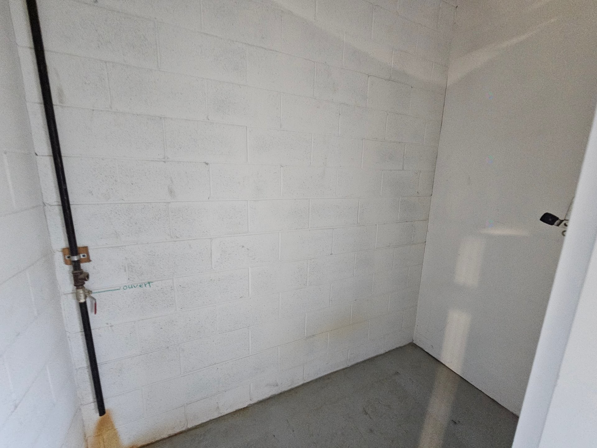 Salle - 100-2315 Boul. Des Entreprises, Terrebonne (Terrebonne), QC - Indoor Photo Showing Bathroom