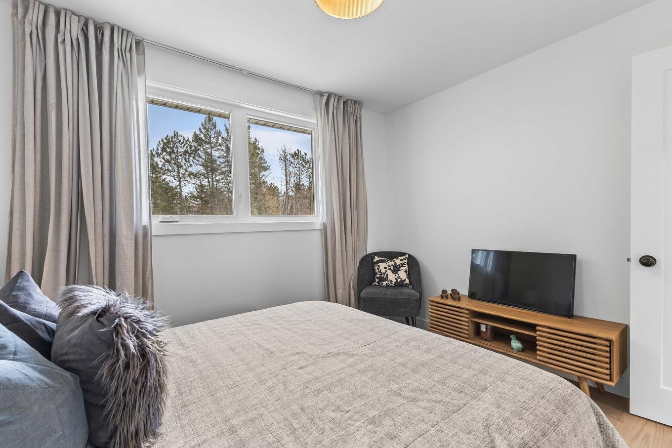 Chambre à coucher - 1358 Rue Des Pins, Magog, QC - Indoor Photo Showing Bedroom