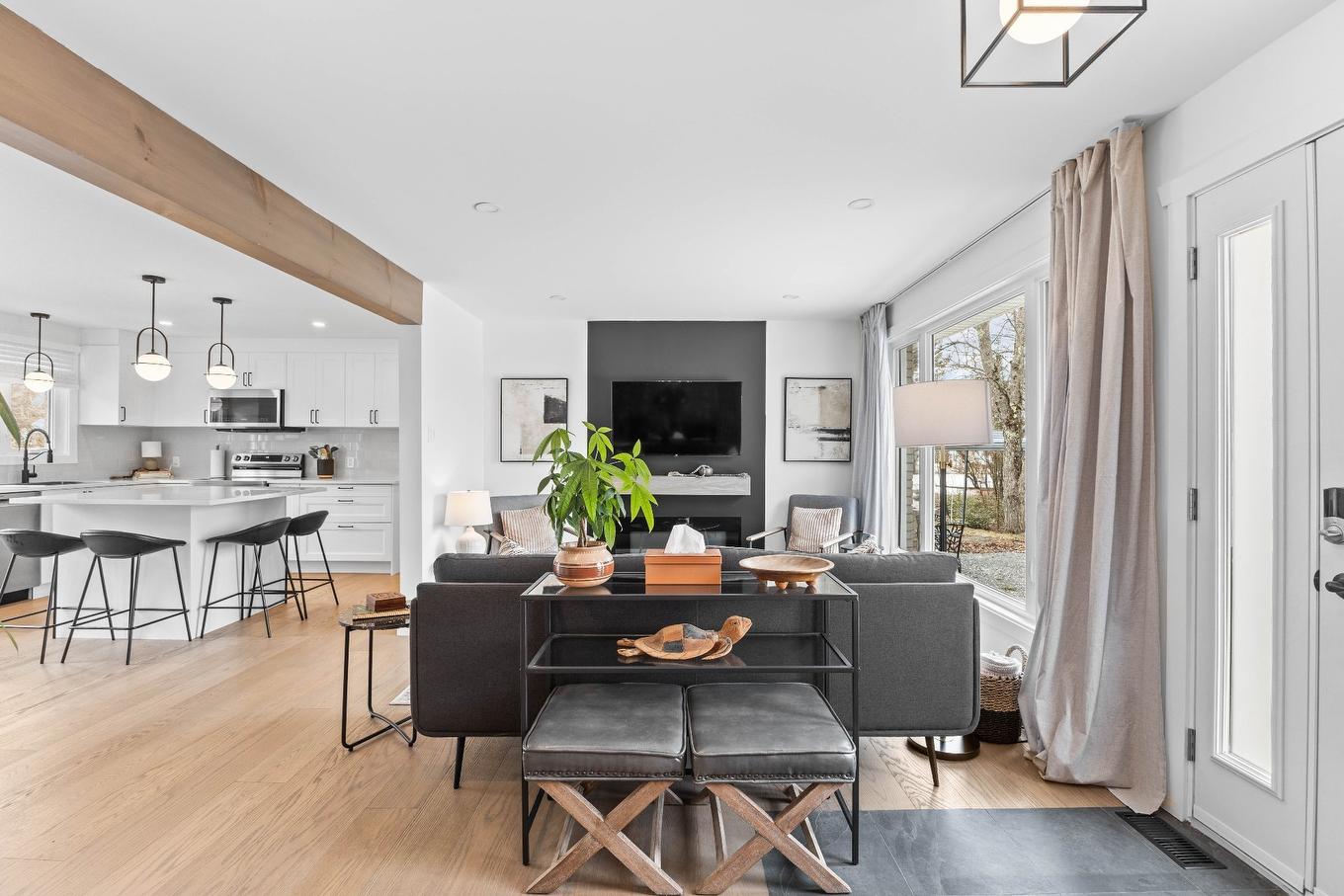 Salon - 1358 Rue Des Pins, Magog, QC - Indoor Photo Showing Dining Room