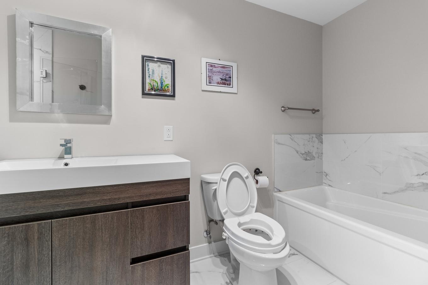 Salle de bains - 102-2238 Rue Cardinal, Montréal (Le Sud-Ouest), QC - Indoor Photo Showing Bathroom