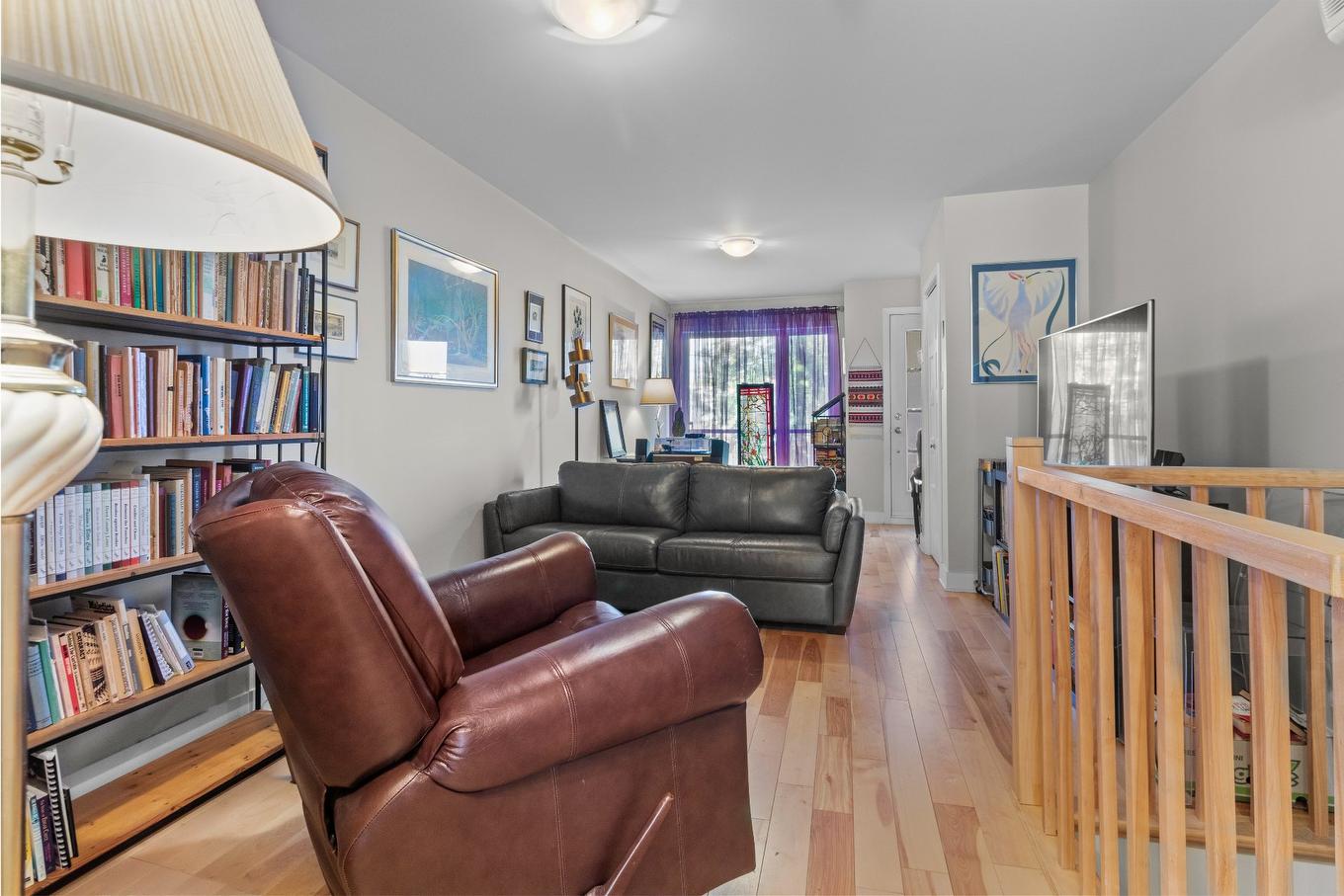 Salon - 102-2238 Rue Cardinal, Montréal (Le Sud-Ouest), QC - Indoor Photo Showing Living Room