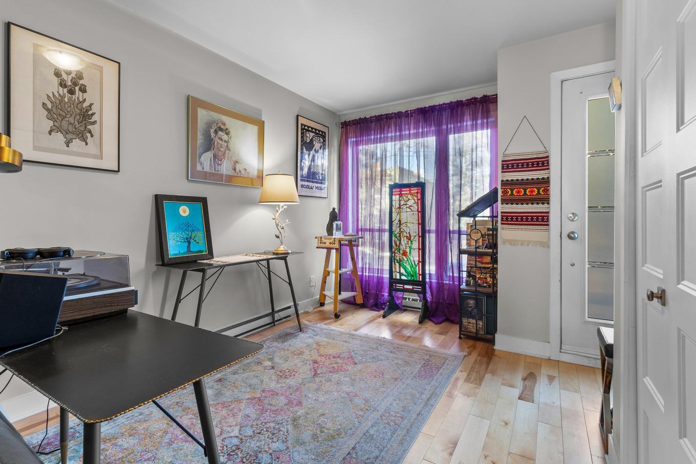 Boudoir - 102-2238 Rue Cardinal, Montréal (Le Sud-Ouest), QC - Indoor