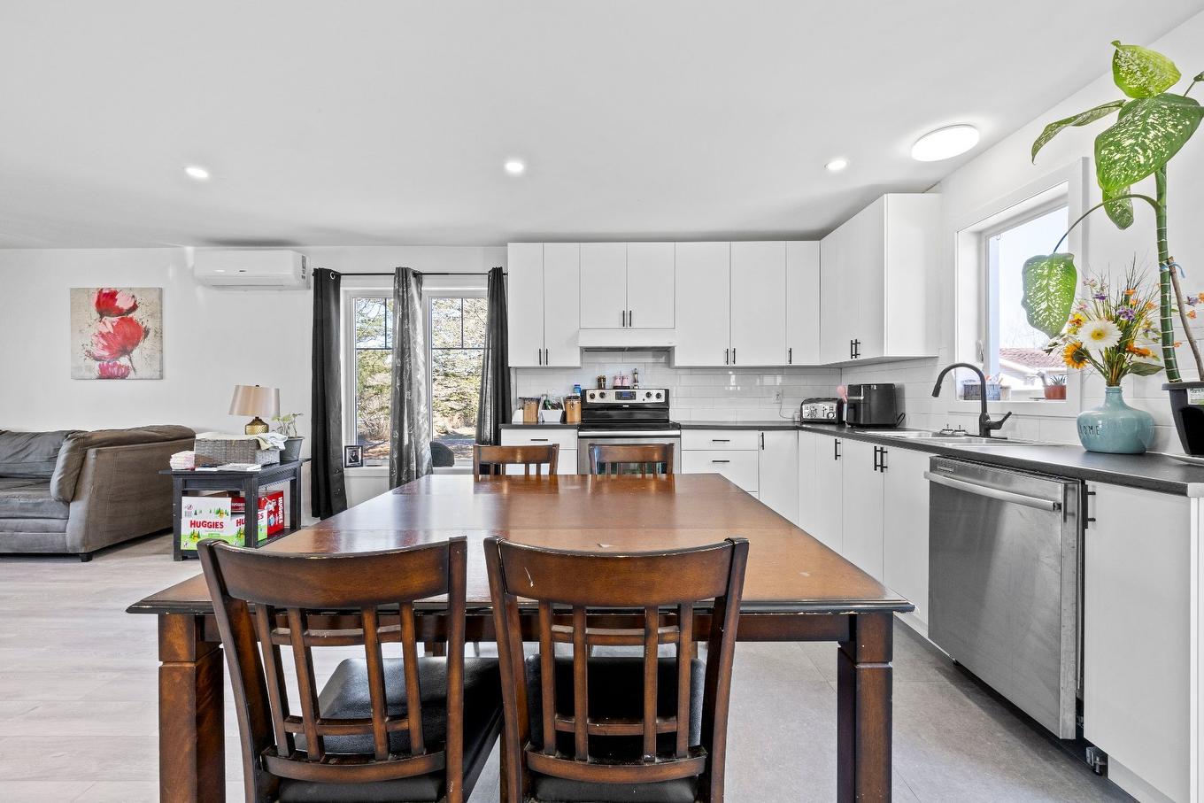 Dining room - 5B Mtée Crooks, Grenville-Sur-La-Rouge, QC - Indoor