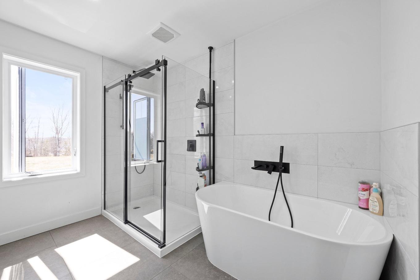 Bathroom - 5B Mtée Crooks, Grenville-Sur-La-Rouge, QC - Indoor Photo Showing Bathroom