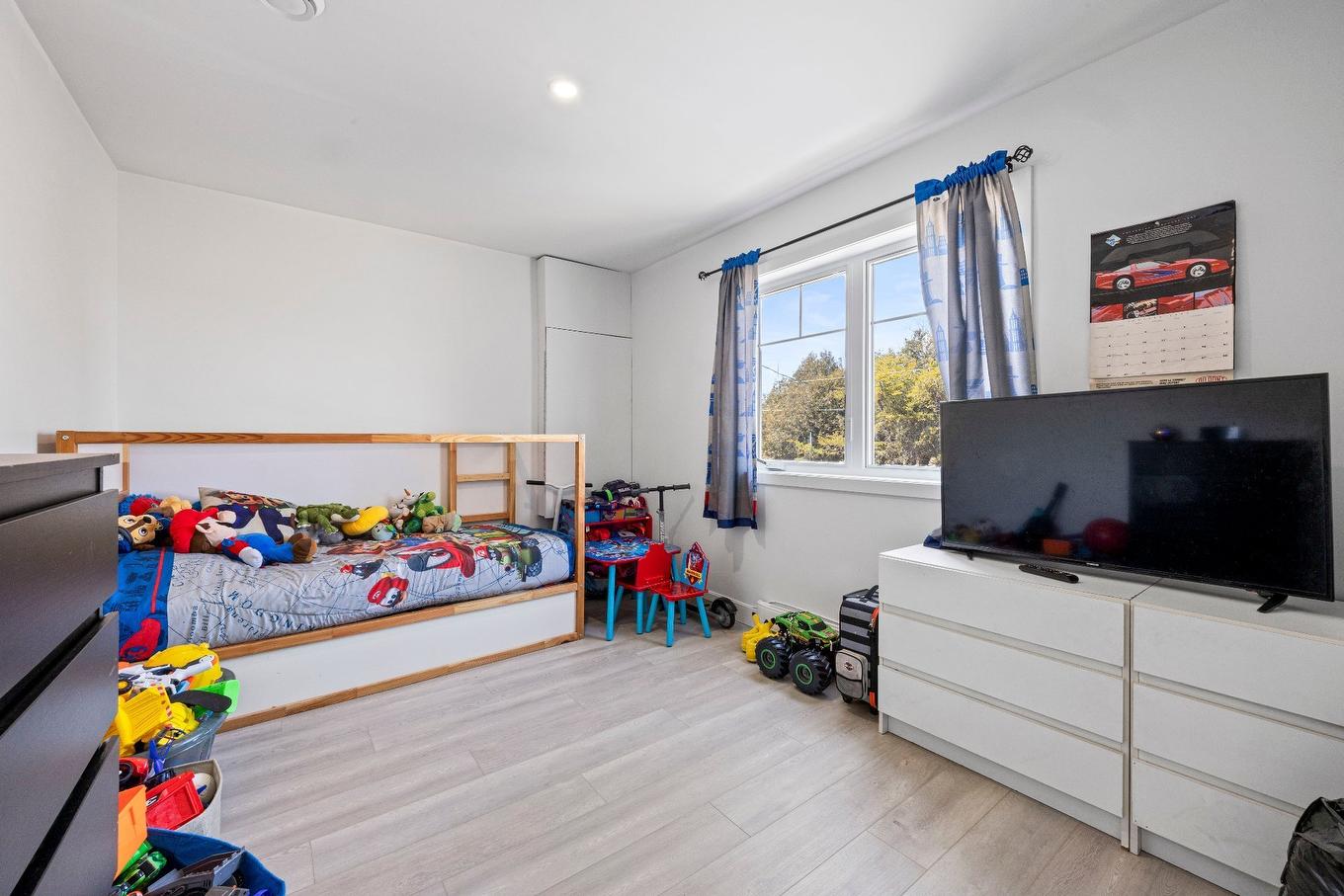 Bedroom - 5B Mtée Crooks, Grenville-Sur-La-Rouge, QC - Indoor Photo Showing Other Room