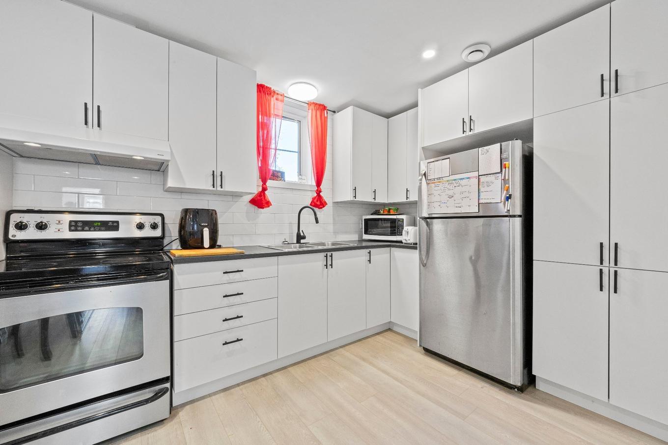 Kitchen - 5B Mtée Crooks, Grenville-Sur-La-Rouge, QC - Indoor Photo Showing Kitchen