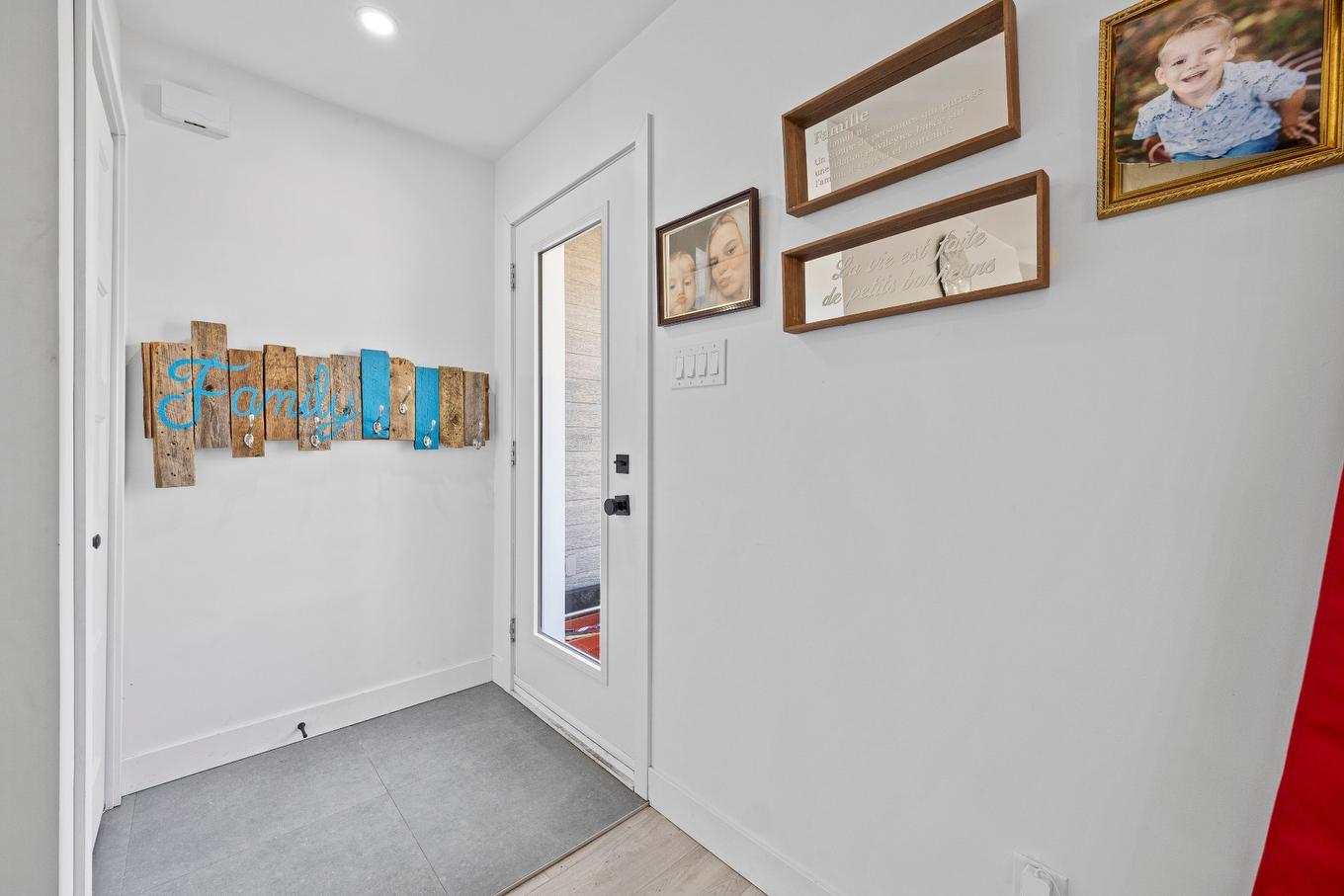 Hall - 5B Mtée Crooks, Grenville-Sur-La-Rouge, QC - Indoor Photo Showing Other Room