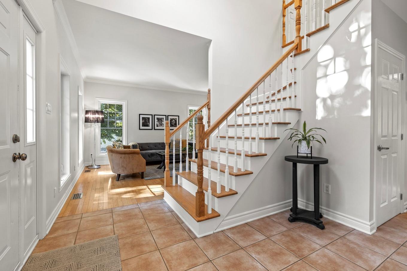 Staircase - 2527 Rue De La Vallée-De-La-Loire, Saint-Lazare, QC - Indoor Photo Showing Other Room