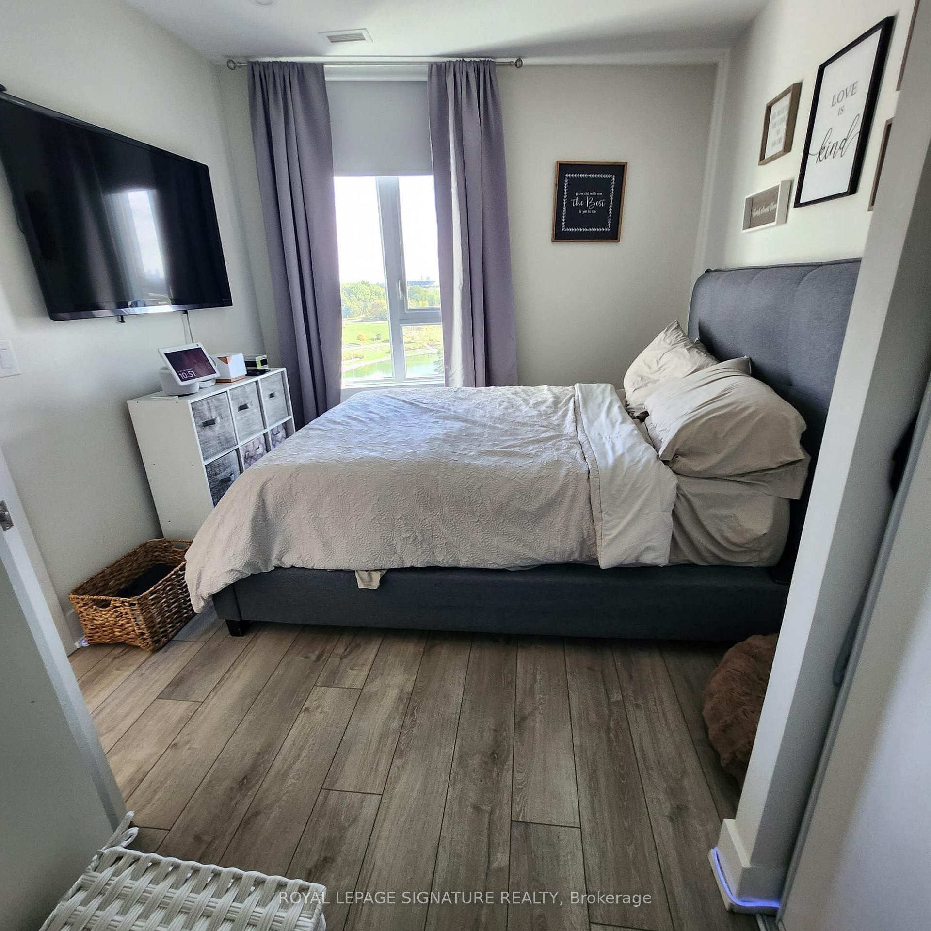 910-3100 Keele Street, Toronto, ON - Indoor Photo Showing Bedroom