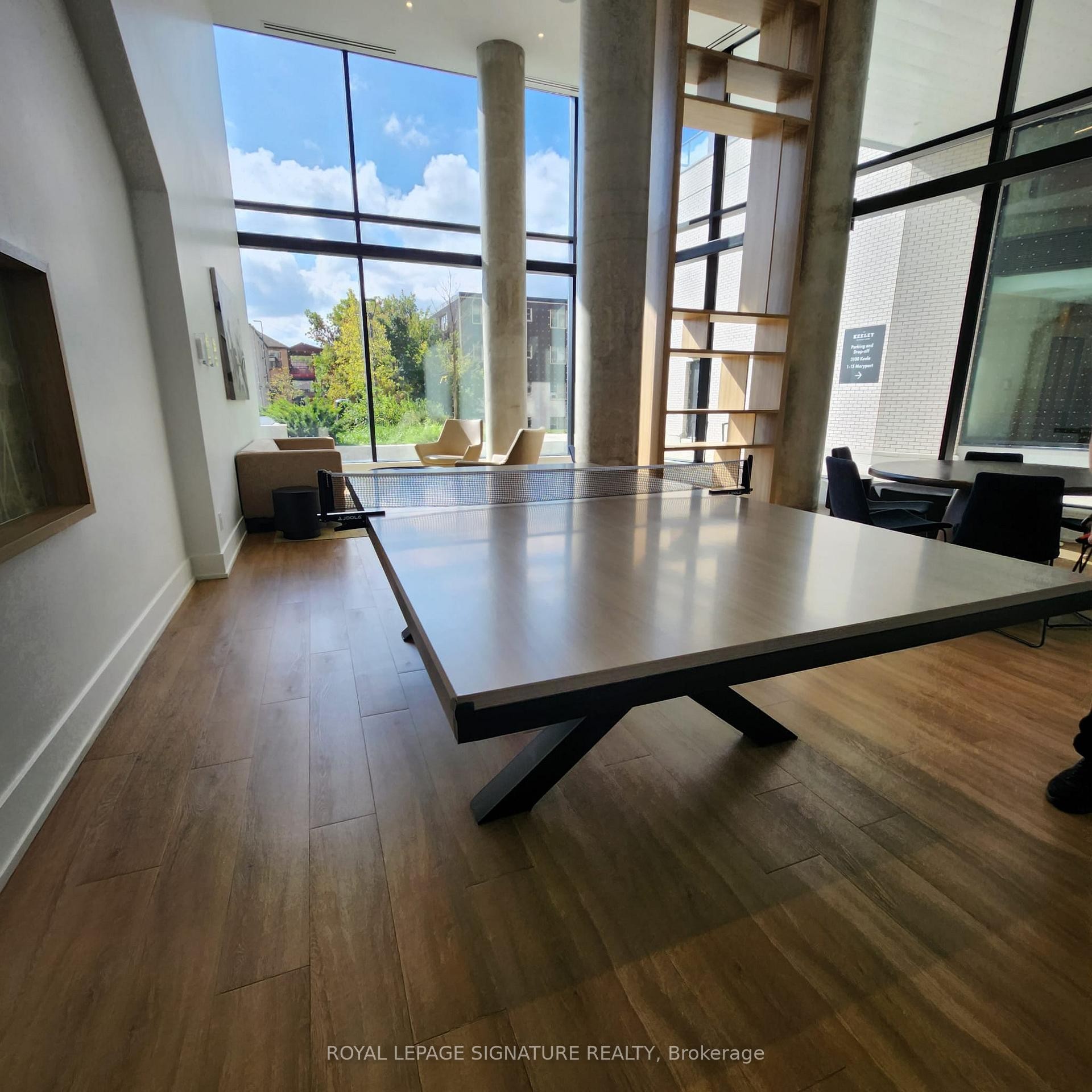 910-3100 Keele Street, Toronto, ON - Indoor Photo Showing Other Room