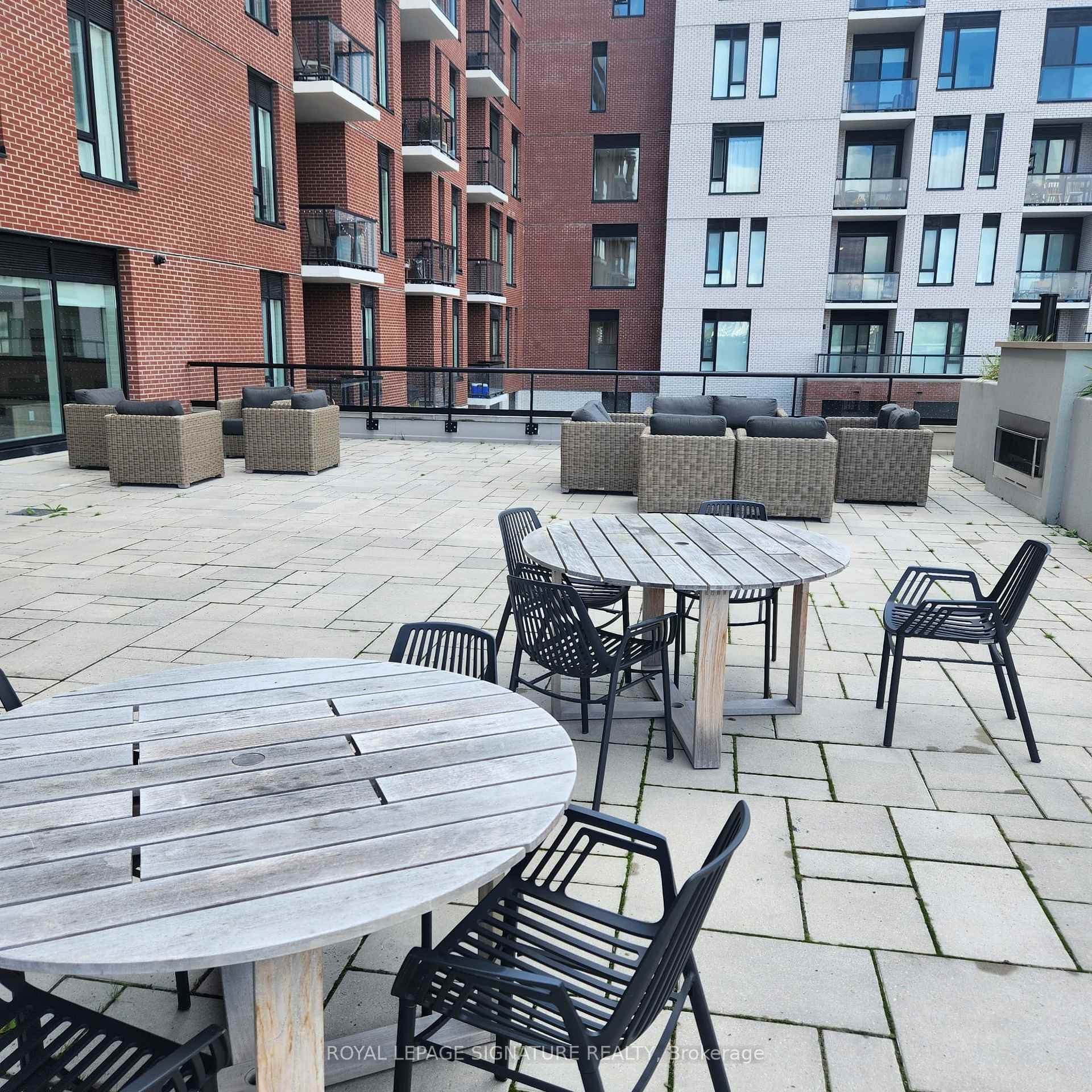 910-3100 Keele Street, Toronto, ON - Outdoor