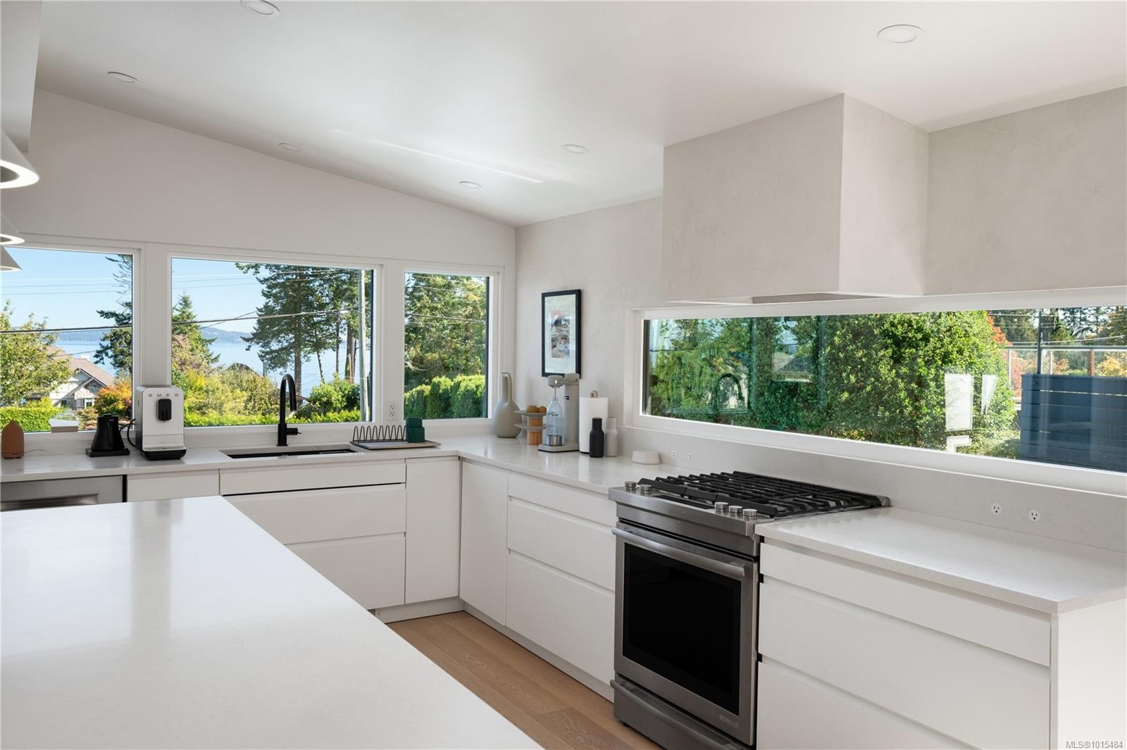 5276 Parker Ave, Saanich, BC